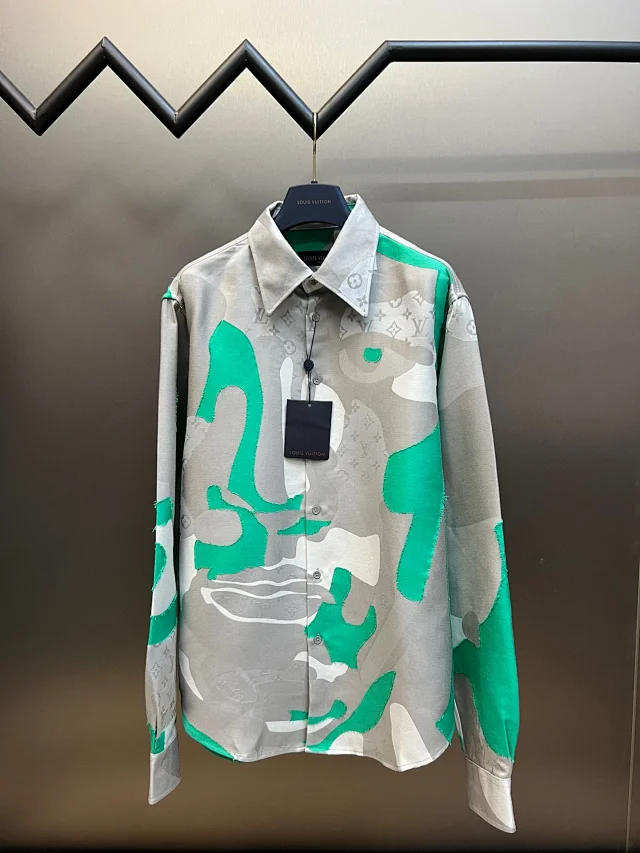 LV Turn-down collar Patterned shirt